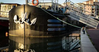 Péniche Didascalie Péniche Didascalie
