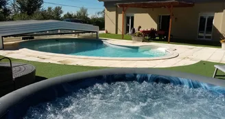 Laroclya, Jacuzzi/piscine, Quevillon, Lilhac Laroclya, Jacuzzi/piscine, Quevillon, Lilhac