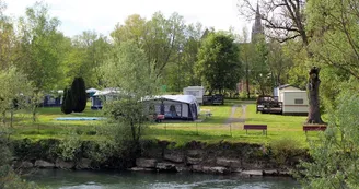 Le camping au bord de la rivière Aire