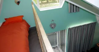 lit à l'étage pour les chambres triples lit à l'étage pour les chambres triples