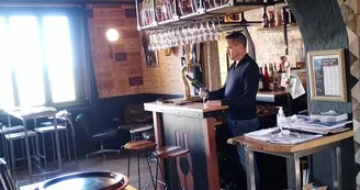 Salle de bar des Cols de Bagot