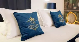 La Suite Notre Dame - Chambre Frédéric Maurice de la Tour d'Auvergne - Sedan - Ardennes La Suite Notre Dame - Chambre Frédéric Maurice de la Tour d'Auvergne - Sedan - Ardennes