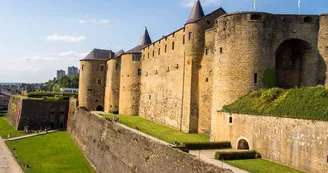 La Suite Notre Dame - Chambre Eléonore Catherine de Bergh - Sedan - Ardennes La Suite Notre Dame - Chambre Eléonore Catherine de Bergh - Sedan - Ardennes