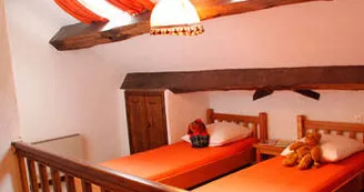 3-gite-5-Pers-Presbytere-Chambre-Mansarde-Les-hauts-de-st-privat-cevennes