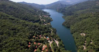 Village de chalets des chataigniers du lac cevennes (38) Village de chalets des chataigniers du lac cevennes (38)
