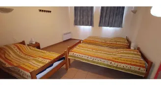 CHAMBRE 3 PERS- GITE BENJAMIN CHAMBRE 3 PERS- GITE BENJAMIN