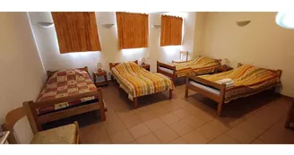 CHAMBRE 4 PERS- GITE BENJAMIN CHAMBRE 4 PERS- GITE BENJAMIN