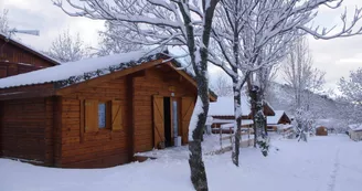 Camping_El_Pailles_Chalet_à_louer_4_personnes_Perce_Neige_Enneigé_9 Camping_El_Pailles_Chalet_à_louer_4_personnes_Perce_Neige_Enneigé_9