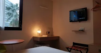 Hôtel B&B Marseille Timone.jpg Hôtel B&B Marseille Timone.jpg
