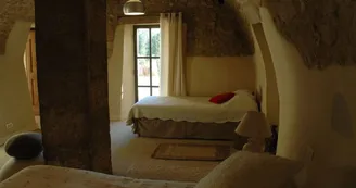 Chambre d'hôtes du Château Grand Callamand Domaine viticole Chambre d'hôtes du Château Grand Callamand Domaine viticole