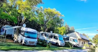 Camping Porte des Alpilles_Saint-Étienne-du-Grès