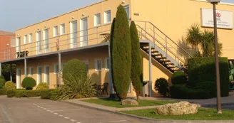 Top Motel