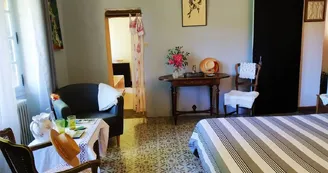 Chambres d'Hôtes Mas des 3 Cyprès
