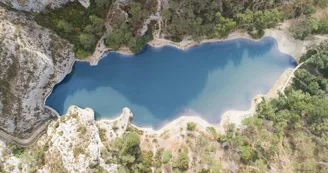 Lac du Peiroou à Saint-Rémy-de-Provence vue du ciel