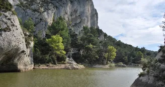 Lac du Peiroou à Saint-Rémy-de-Provence vue du ciel