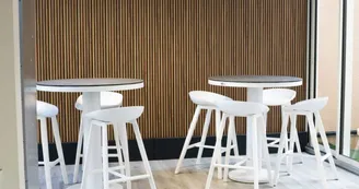 Espace détente cuisine équipée