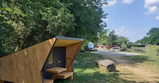 Cabanétapes - Halte Nautique de Fleury-sur-Loire Cabanétapes - Halte Nautique de Fleury-sur-Loire
