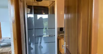 Roulotte du Verger, douche et toilette sèche Roulotte du Verger, douche et toilette sèche
