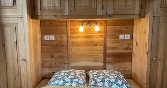 Roulotte du Verger et sa chambre confortable Roulotte du Verger et sa chambre confortable