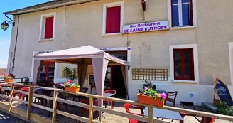 façade-terrasse-exterieure-restaurant-le-saint-eutrope_1