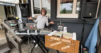 © La Guinguette Canoë