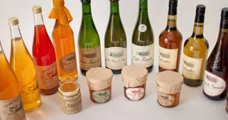 Cidrerie Les Bruyeres Carré à Moyaux - Charbonneau