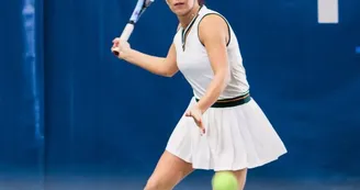 Jouseuse de tennis