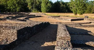 Visite du théâtre du site archéologique d'Aubigné-Racan_1