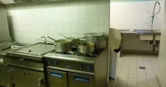 Gîte de Vandoeuvre - Saint-Léonard-des-Bois - cuisine Gîte de Vandoeuvre - Saint-Léonard-des-Bois - cuisine