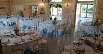 Gîte de groupe Domaine de Meslay - Fyé - salle en pierres Gîte de groupe Domaine de Meslay - Fyé - salle en pierres