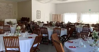 Aux Instants Partagés Fontenay sur Vègre Salle Aux Instants Partagés Fontenay sur Vègre Salle