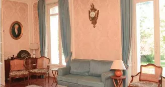 SALON BLEU