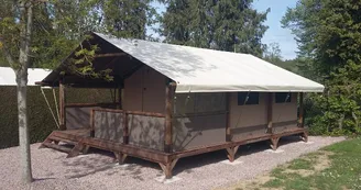 Lodges au Camping du Sans Souci à Fresnay-sur-Sarthe - extérieur