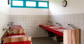 Camping La Suze-sur-Sarthe - Sanitaires Camping La Suze-sur-Sarthe - Sanitaires