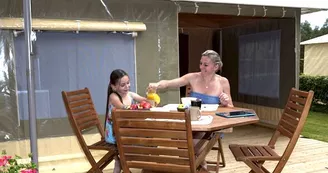 Camping au Bord du Loir - Le Lude - bungalow toilé (1)