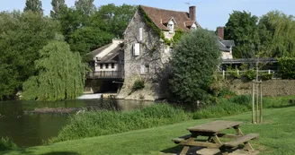 Le vieux Moulin Le vieux Moulin