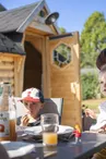 kota-finlandais-clos-du-marais-petit-dejeuner-famille