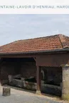 Fontaine lavoir d'Henriau