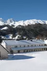 Vue extérieure du chalet en hiver