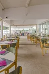 Argeles-Restaurant_terrasse-2 © Y. Chevojon-Cession